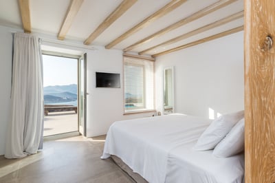 Luxury Villa Photo #38