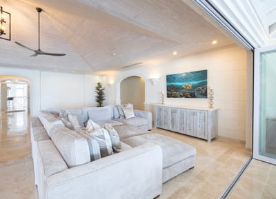Luxury Villa Photo #17