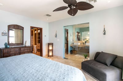 Luxury Villa Photo #16