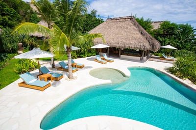 Luxury Villa Photo #3