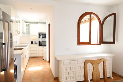 Luxury Villa Photo #18