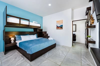 Luxury Villa Photo #22