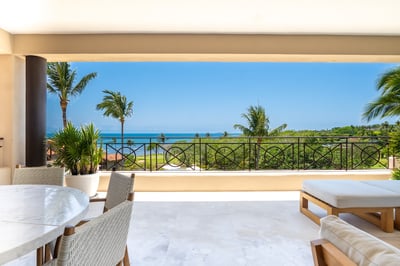 Luxury Villa Photo #6