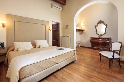 Luxury Villa Photo #15