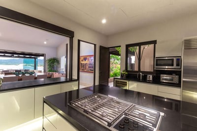 Luxury Villa Photo #10