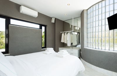 Luxury Villa Photo #18