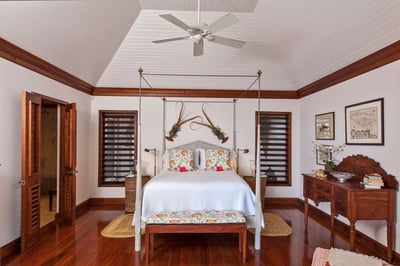 Luxury Villa Photo #18