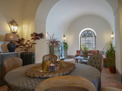 Luxury Villa Photo #3
