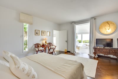 Luxury Villa Photo #31