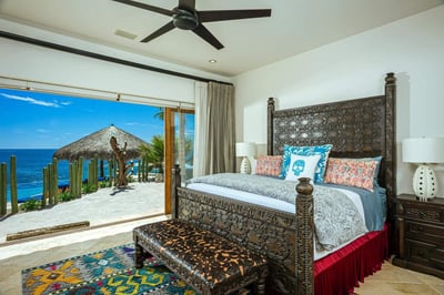 Luxury Villa Photo #32