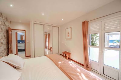 Luxury Villa Photo #21