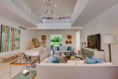 Luxury Villa Photo #18