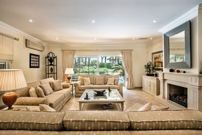 Luxury Villa Photo #16