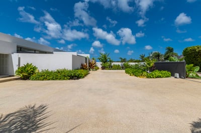 Luxury Villa Photo #44