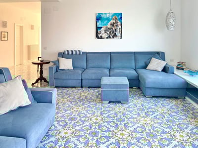 Luxury Villa Photo #12