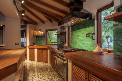 Luxury Villa Photo #13