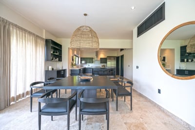 Luxury Villa Photo #26