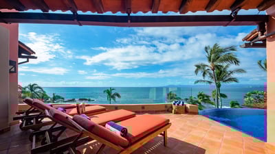 Luxury Villa Photo #8