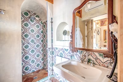 Luxury Villa Photo #29