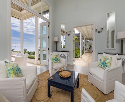 Luxury Villa Photo #15
