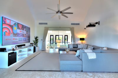 Luxury Villa Photo #17