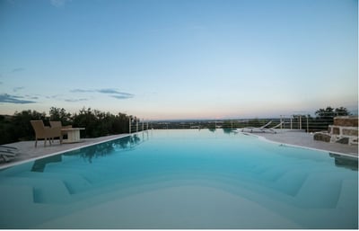 Luxury Villa Photo #6