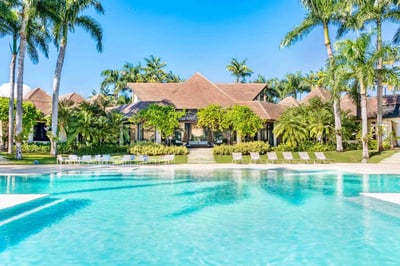 Luxury Villa Photo #3