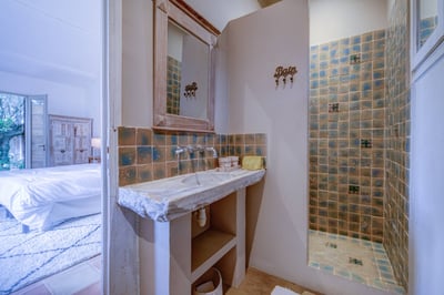 Luxury Villa Photo #34