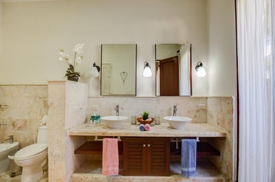 Luxury Villa Photo #23