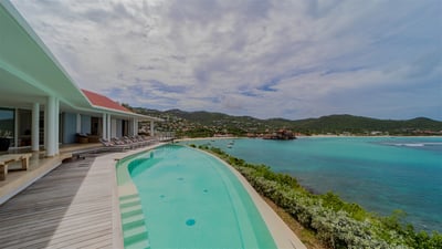 Luxury Villa Photo #3