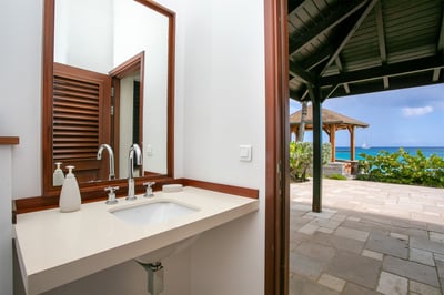 Luxury Villa Photo #22
