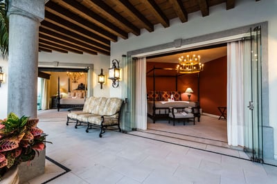 Luxury Villa Photo #18