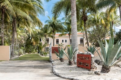 Luxury Villa Photo #11