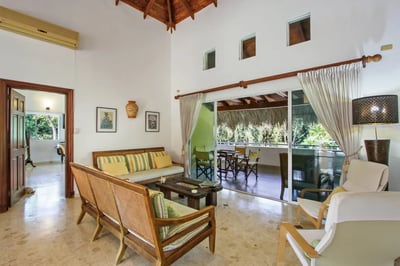 Luxury Villa Photo #15