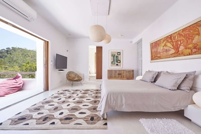 Luxury Villa Photo #18