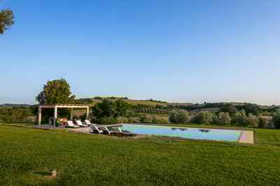 Luxury Villa Photo #5
