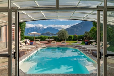 Luxury Villa Photo #4