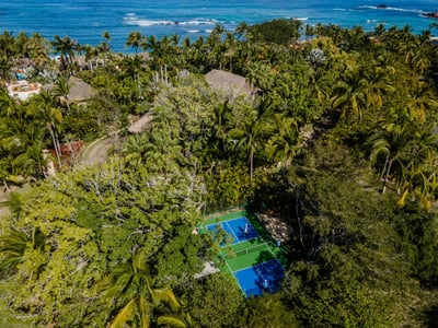 Luxury Villa Photo #37