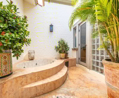 Luxury Villa Photo #38