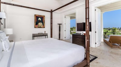 Luxury Villa Photo #18