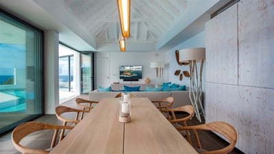 Kitchen & Dining Area