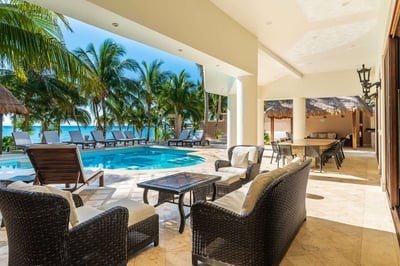 Luxury Villa Photo #16