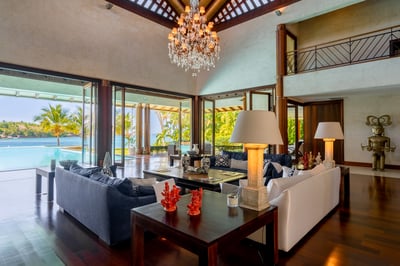 Luxury Villa Photo #24