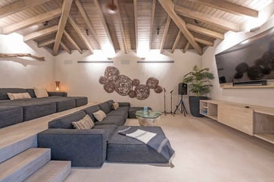 Luxury Villa Photo #25