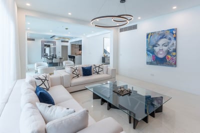 Luxury Villa Photo #22