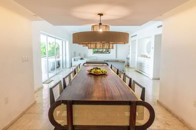 Luxury Villa Photo #13