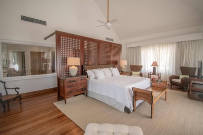 Luxury Villa Photo #26