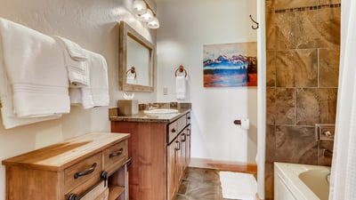 Lower level king ensuite