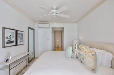 Luxury Villa Photo #19