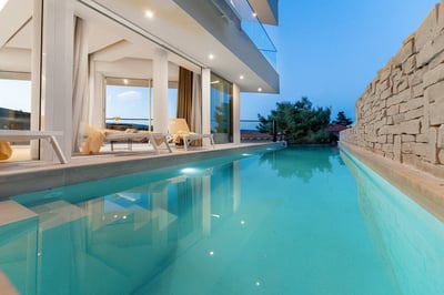 Luxury Villa Photo #9